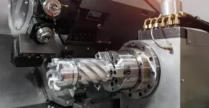 Was ist der Unterschied zwischen CNC-Drehen und Fräsen?